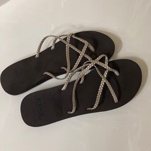 Roxy sandals